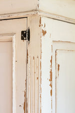 Load image into Gallery viewer, Homestead House Milk Paint Combed Wool close up of chippy paintwork
